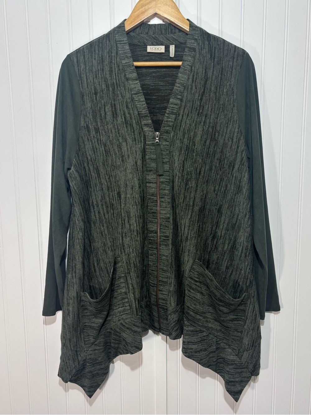 LOGO Lori Goldstein Green Zip Front Knit Cardigan Jacket Asymmetrical Hem Size L - Picture 1 of 11